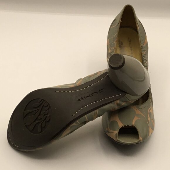 JUMP for the People Shoe - Picture 5 of 6